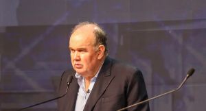 Rafael López Aliaga propone créditos para maestrías y ampliar Beca 18 en quinta fecha del ciclo de debates presidenciales