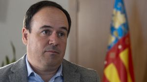 El PP cambia el envoltorio, no el producto