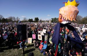 El vértigo americano: a la luna y al abismo, al mismo tiempo