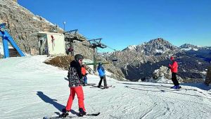Sulle Dolomiti la stagione sciistica si allunga fino al primo maggio, l’Anef: «Le piste sono in ottime condizioni»