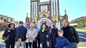 Raccolta firme contro il prete a Padova: «Riapra l’oratorio ad anziani e bambini»