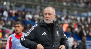 El Mano Menezes debe estar agarrándose a cabezazos y preguntándose a dónde me metí