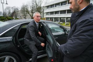 Drivstoffavgiften kuttes – men pumpeprisen vil øke