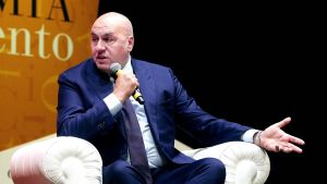 Crosetto nega la base ai bombardieri di Trump: “Non era concordato”