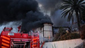 Napad Irana na Izrael, kod Tel Aviva povređeno 14 osoba