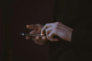 Οι υποκλοπές και η εύγλωττη αφωνία