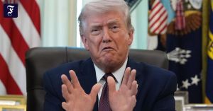 Der Supervulkan speit wieder