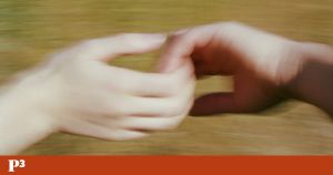 Pousa tuas mãos no violino da minha vida