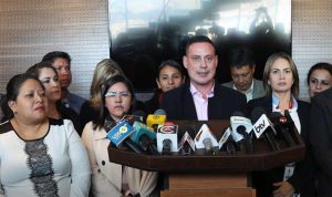 Crisis por gasolina basura escala a denuncia penal y cambio en YPFB