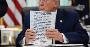 Тръмп бомбардира Иран, но разрушава НАТО