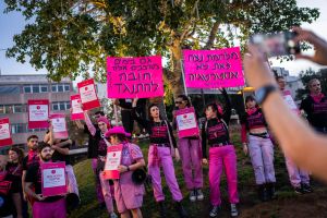 Anti-government protesters boost rallies against war as support for fighting slips