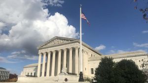 Zaseda Vrhovni sud SAD, prisutan i Tramp