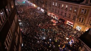 Der Jubel über den Sieg der Fußballer überdeckt die Misere im Land