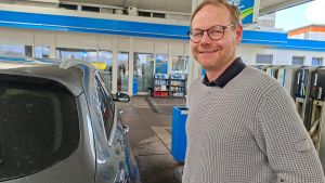„Eine seltsame Regel“: Tankstellenkunden machen ihrem Frust Luft