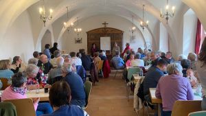Begegnungsnachmittag im Kloster in Riedern am Wald verbindet