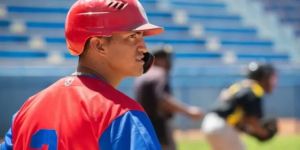 ¿Los peloteros cubanos son o no son profesionales?