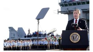 Trump entre la “misión cumplida” de Bush en Irak 2003 y la “escalada” de Johnson en Vietnam 1965