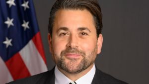 Trump benoemt online provocateur en zelfverklaard ‘alfaman-influencer’ tot speciaal gezant voor toerisme