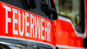 Feuer auf Bauernhof im Kreis Ravensburg: Hoher Schaden und Verletzte