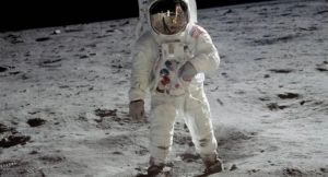 El hombre en la luna