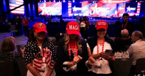 Ζούμε μαζί, αλλά όχι ως κοινωνία