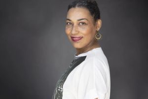 Toujours en résidence d’écriture en Guadeloupe, Estelle-Sarah Bulle explique pourquoi la musique traditionnelle y est bien vivante et a une place sociale importante dans l’île.