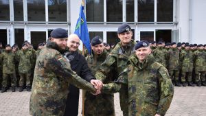 50 Jahre verbandelt: Niedereschacher Patenkompanie präsentiert sich mit einer Waffenschau