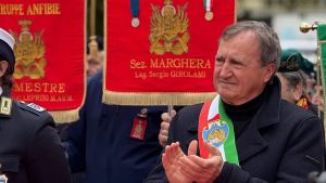 Ticket a Venezia anche ai veneti, Brugnaro boccia l’idea di Venturini: «Non devono pagare»