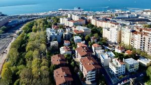 Prezzi delle case mai così alti a Trieste, più costosi anche box auto e negozi