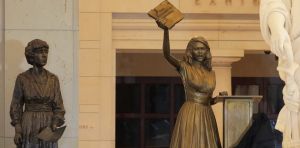 75 years after she led a student strike that helped end school segregation, Barbara Rose Johns now stands in the US Capitol where Robert E. Lee once did