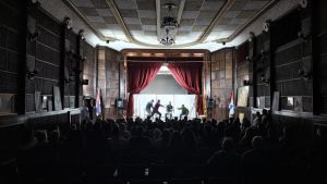 Osuđenici u Zabeli izveli predstavu „Kontrola besa“