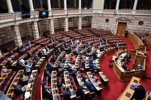 Ούτε τα προσχήματα