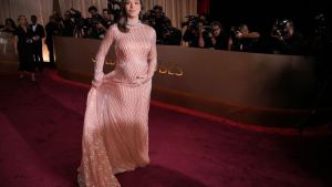 „Blood & Sinners“-Star Hailee Steinfeld ist jetzt Mutter