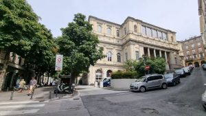 Tutti pazzi per il K-Pop a Trieste: al teatro Rossetti tre repliche, ma Netflix mette il veto sulla grafica