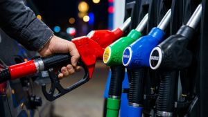 Akaryakıtta pahalanma Türkiye’de görece düşük