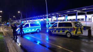 Mann droht in ICE mit Anschlag - 12 Leichtverletzte