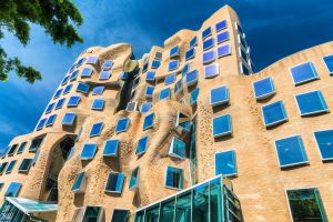 The Uncomfortable Middle Ground in the Australia-China Research Relationship