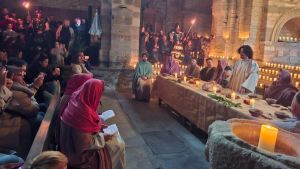 Víctor Frechilla volvió a encarnar al Cristo de Villanueva de Oscos en su multitudinario viacrucis: 