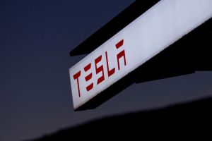 Tesla mikt in Japan op nr. 1 bij importauto’s met groter winkel- en servicenetwerk