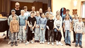 Musikalische Reise um die Welt: Nachwuchsmusiker begeistern an Holz- und Blechblasinstrumenten