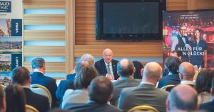 Politik Backstage: Buddha zeigt Zähne