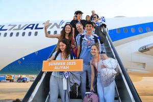 As Anglo immigration grows, developers rethink ways to cultivate communal roots