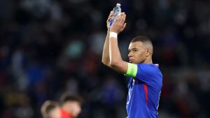 Mbape razmišljao o napuštanju reprezentacije: „Igram za ljude koji me smatraju majmunom ako ne dam gol“