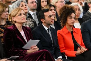 Immer mehr Demokratiepreise: Was bringen sie und wer zahlt dafür?