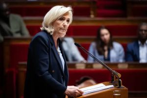 Fraude à la Sécu : le RN préfère cibler les assurés précaires plutôt que les réseaux d’escrocs