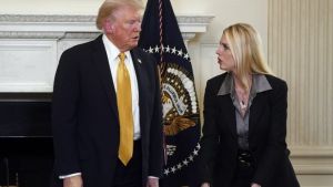 Buran dan u SAD: Kako su u jednom danu sklonjeni državna tužiteljka, komadant kopnene vojske i dva generala