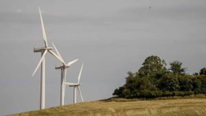 Påskefrokoster og blæsende vejr giver gratis strøm i påsken