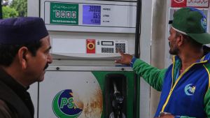 Energiekrise: Pakistan reagiert mit kostenlosem Nahverkehr