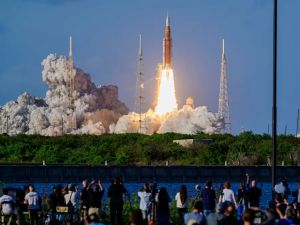 Zum Mond fürs Prestige