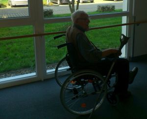 60 Senior:innen über Nacht aus Pflegeheim rausgeschmissen